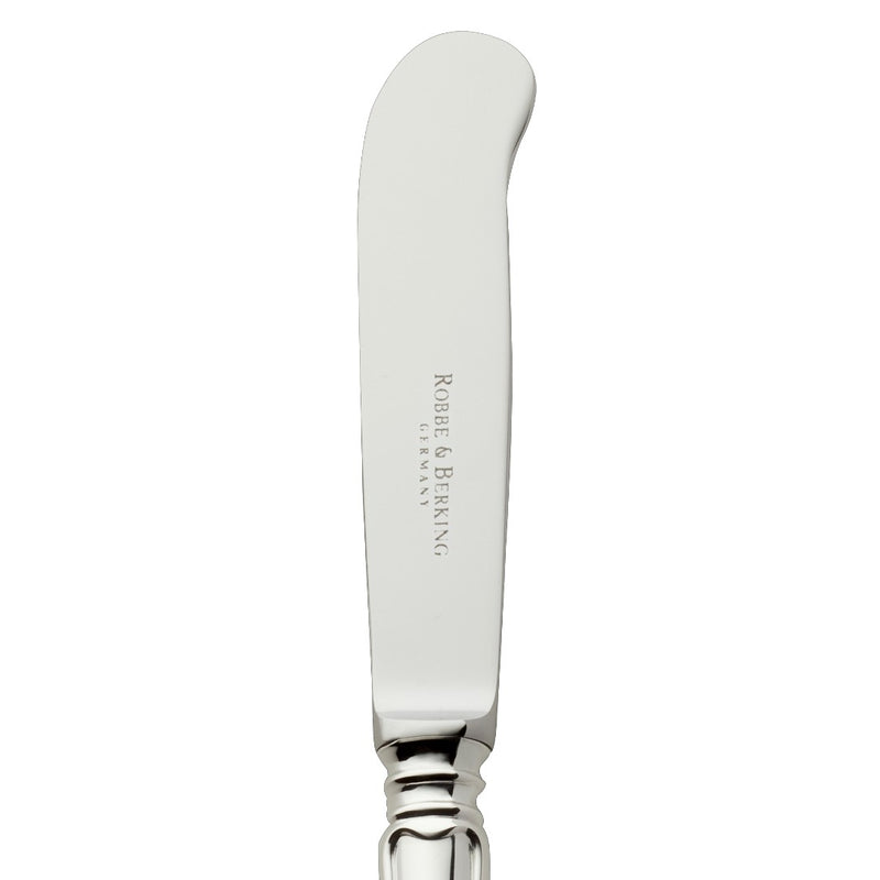 Alt Chippendale silver plated butter knife close-up on its rounded blade.