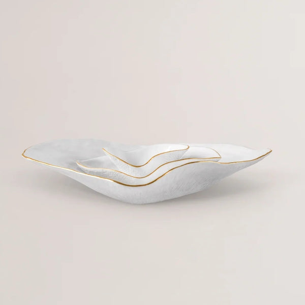 Side view of Golden Rim porcelain dinner set Nº2+Nº5+Nº6 shell-inspired Sarah-Linda