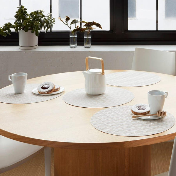 Amiramour Round Placemat Arrow in Porcelain Ivory by Chilewich 2