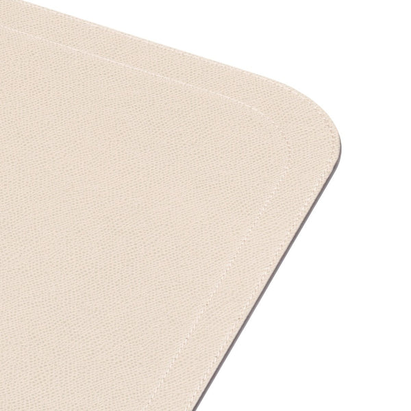 Vanny leather beige placemat with two stitching rows by Giobagnara close-up.