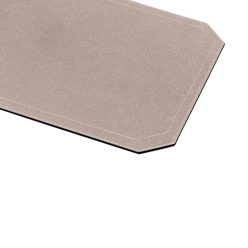 Zac leather placemat in beige with two stitching rows by Giobagnara, close-up.