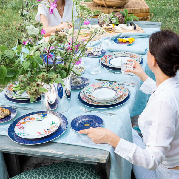 styled outdoor table with the porcelain collection Imari by Raynaud