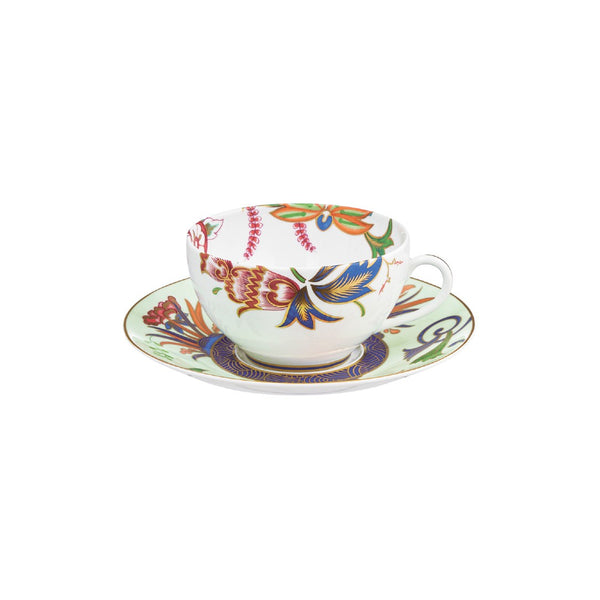 Imari porcelain breakfast cup and saucer with floral design and gold rim by Raynaud