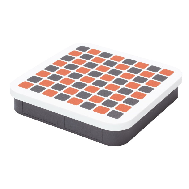 Closed Delos Corian chess set in black and white with leather inlays by Giobagnara