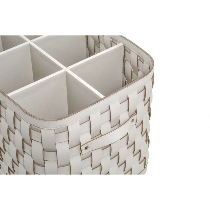 Close-up Wooden dividers inside the Demetra cream regenerated leather shoe basket by Pinetti