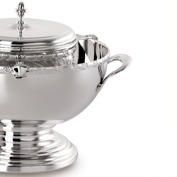 Close-up Footed silver-plated caviar bowl with crystal insert from Greggio Royal Collection
