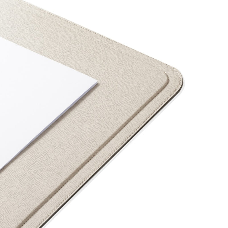 Close-up of Giobagnara Polo leather desk blotter with rounded corners and Golf leather finish