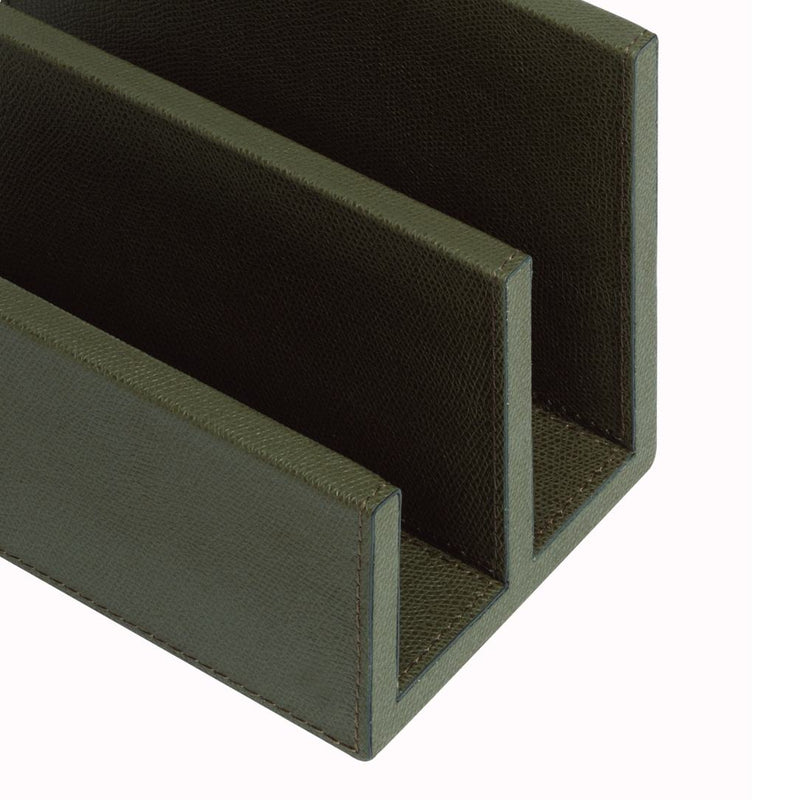 Close-up of Leather Envelope Holder Arthur in dark green golf leather by Giobagnara