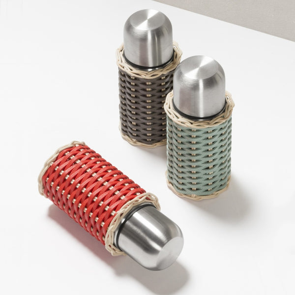 Luxury Leather & Willow Montaigne Thermos by Giobagnara x Pigment France – insulated stainless steel flask with woven willow and calfskin leather finish.