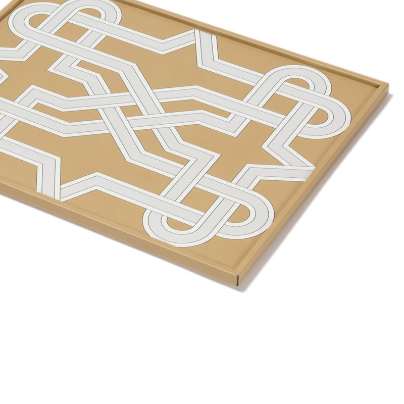 Close-up Rectangular Tray San Marco No2 Medium by Giobagnara in leather with Venetian interwoven motif