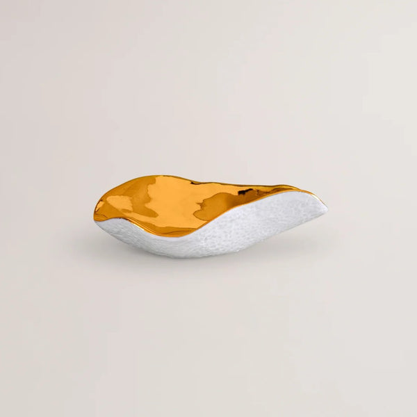 Shell-inspired porcelain side bowls gold finish Nº2 Indulge Sarah-Linda on a light gray background