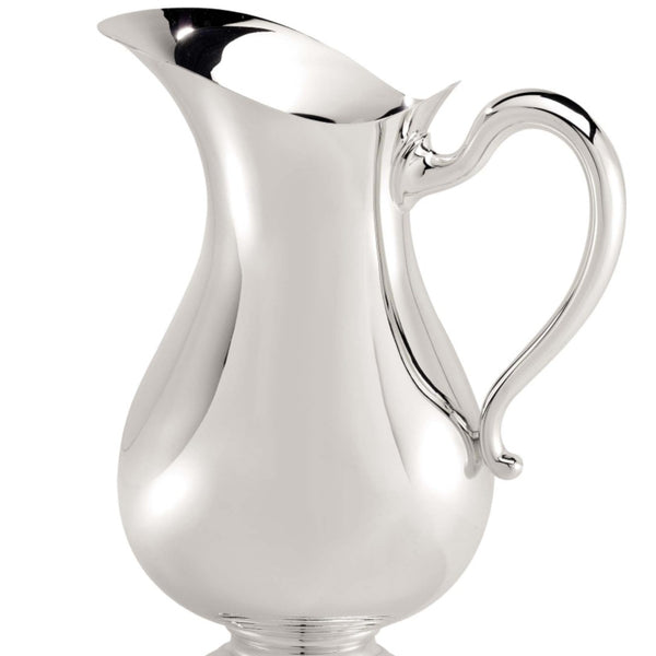 Close-up of Luxury 1.9 L silver-plated pitcher English by Greggio with curved handle and classic base