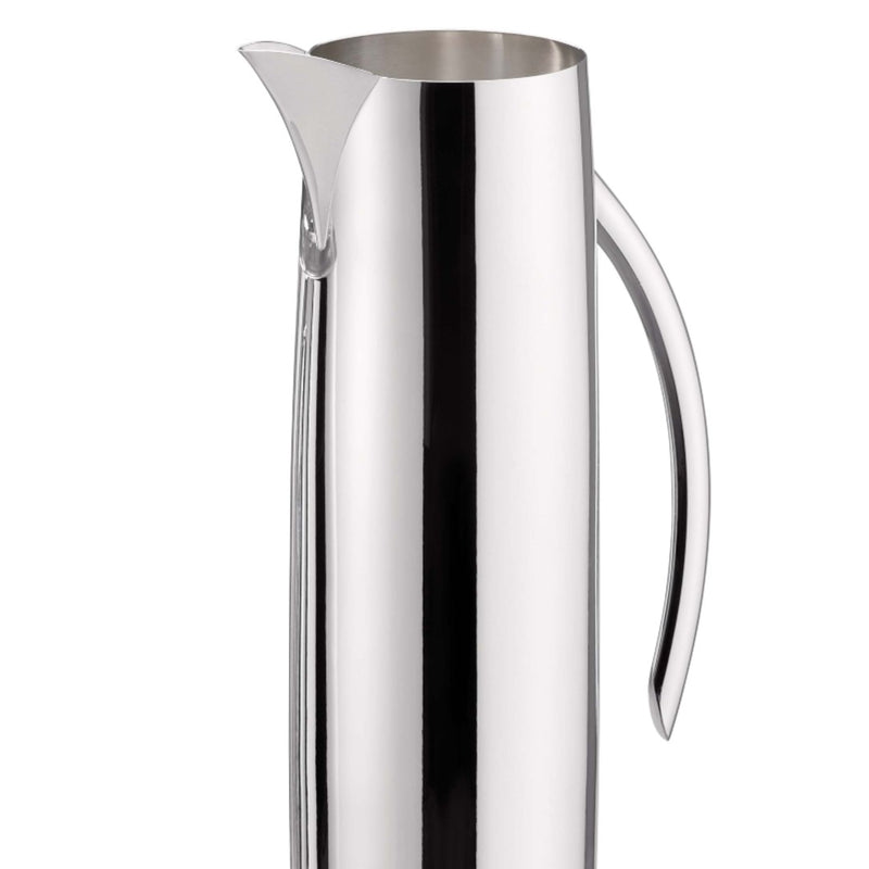 Close-up of the 2 L silver-plated pitcher Goccia by Greggio with sleek elongated design – handcrafted Italian piece for elegant dining and refined interiors.