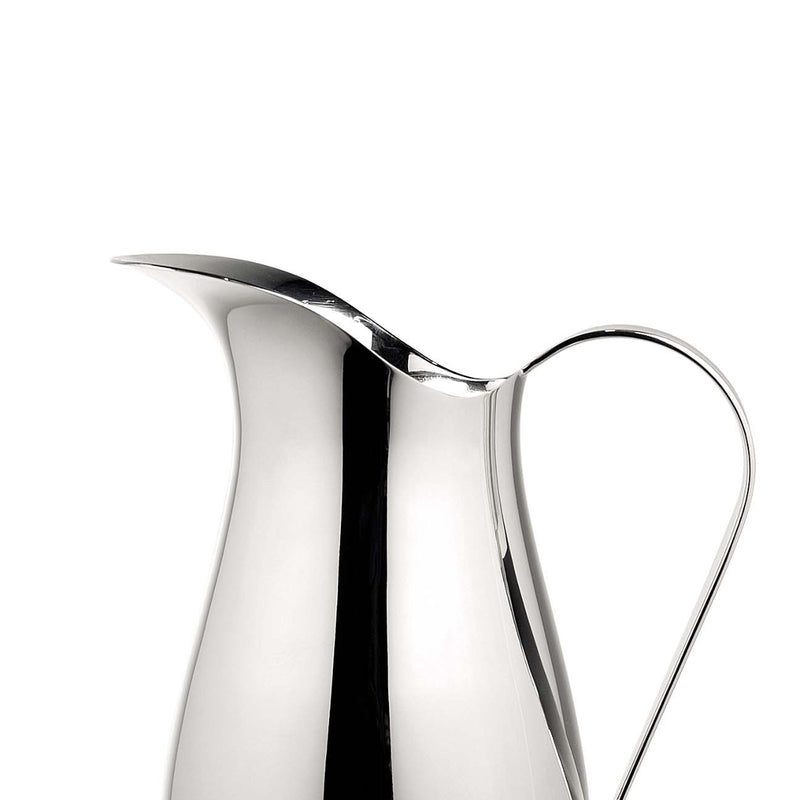 Close-up Luxury 1.3 L silver-plated pitcher Plain by Greggio with smooth curved silhouette – handcrafted Italian design for elegant dining and yachts.