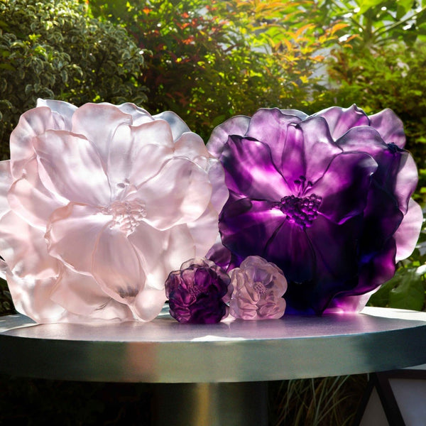 Vase Camelia crystal pink and purple by Daum, French pâte de verre floral vases outdoor on a grey table