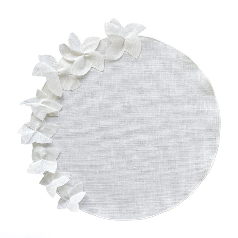 White linen placemat with 3D jasmine flower by Giardino Segreto.