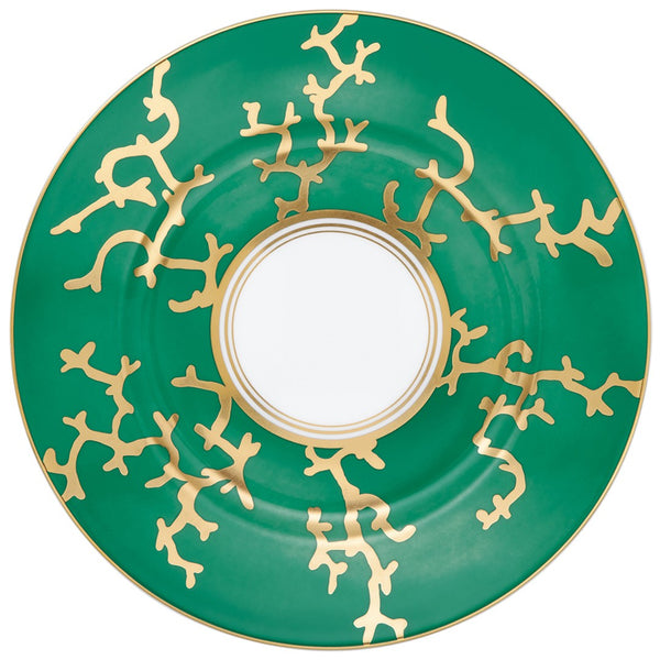 A flat rim dessert plate with a green background and gold-plated branch patterns, from the Cristobal Emerald collection.