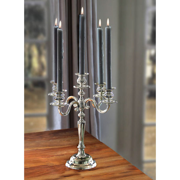 styled Edzard Regina with 5 arms with grey taper candles