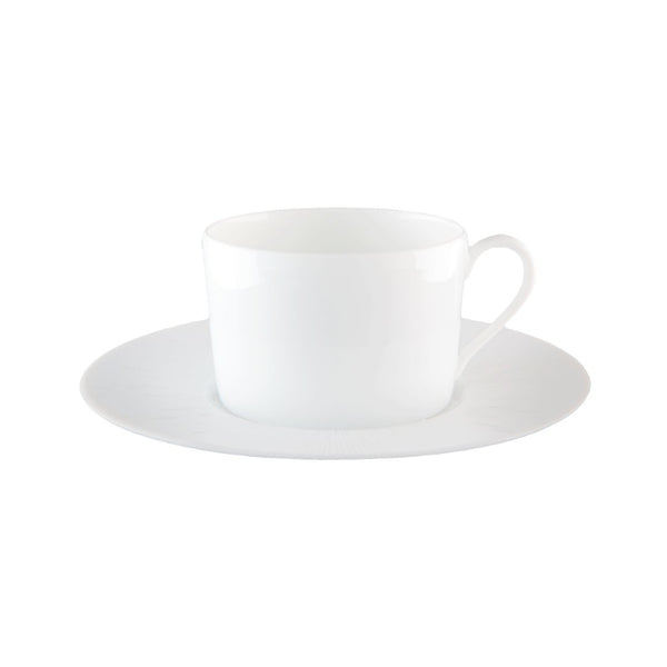 tea cup and saucer in white porcelain from the Infini collection Haviland